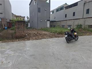 Bán đất thường vũ an bình dt 90m mt hậu 5m đường chước đất 6m ô tô tránh đường thông 200m ra trường