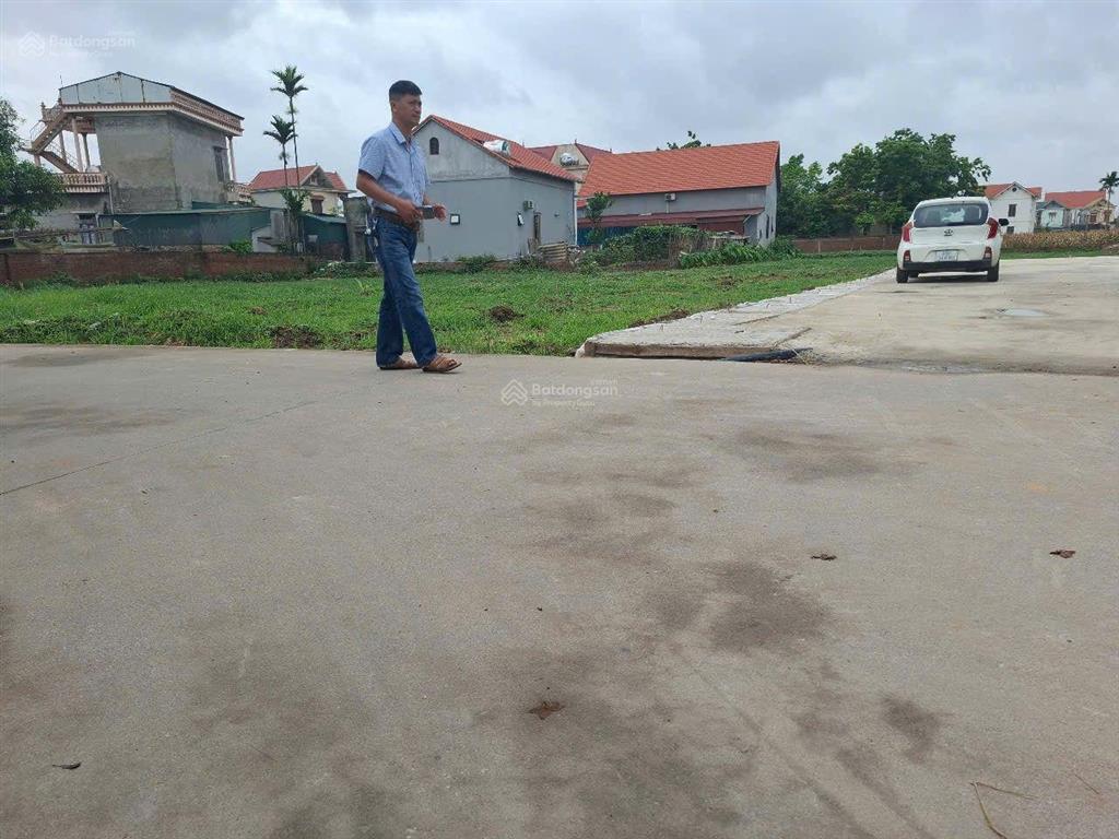 Chủ thở ô xy giá nào cũng bán đất nhất trai dt 120m mt hậu 5m đường chướ đất 6m 20m ra chục chính