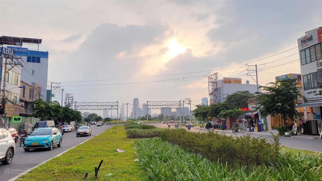 Cam kết rẻ nhất chỉ 257 tr/m2góc 2 mặt tiền lương định củaquận 2, 254tỷ, 16x76m, xd hầm 12 tầng