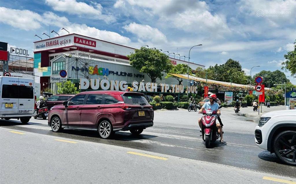 Cam kết rẻ nhất khu 153tr/m2  mặt tiền đối diện vincom lê văn việt 600m2, xd hầm 7 tầng giá 92tỷ