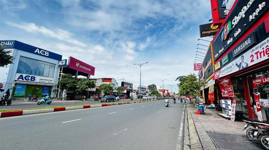 Cam kết rẻ nhất khu 153tr/m2  mặt tiền đối diện vincom lê văn việt 600m2, xd hầm 7 tầng giá 92tỷ