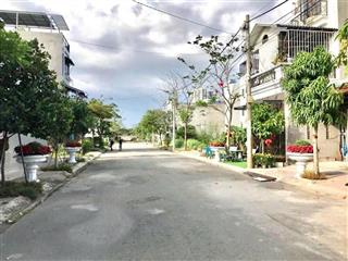 Đường 22 nguyễn xiển  cách vinhome 300m  cần tiền bán gấp