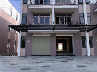 Bán gấp căn shophouse 2 lầu mặt tiền đường mậu thân, tp châu đốc