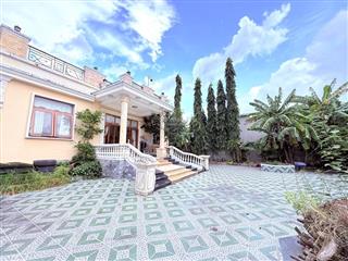 Bán biệt thự sân vườn mặt tiền huỳnh thị na, hóc môn, diện tích 1.200m2, giá 27 tỷ
