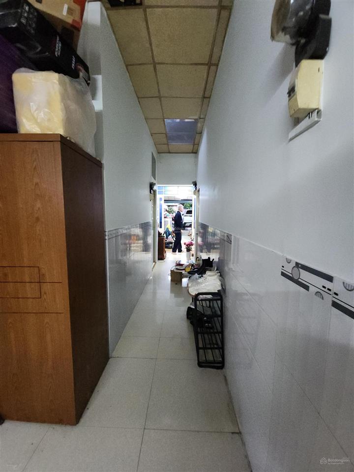 Bán gấp nhà mặt tiền đường tân hiệp 39, hóc môn, diện tích 5,5 x 23, giá 4,1 tỷ