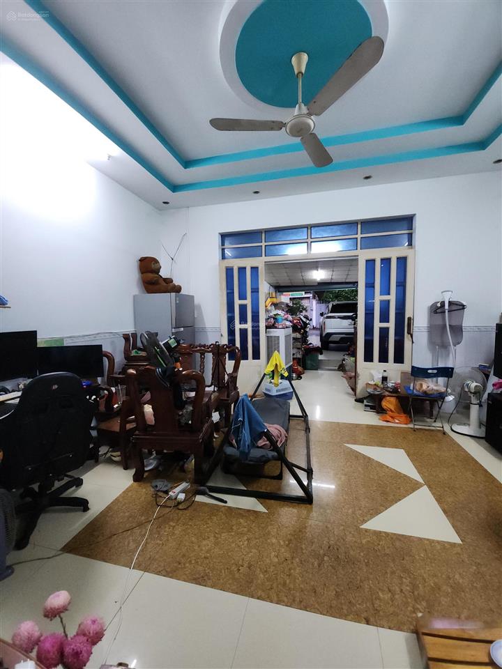 Bán gấp nhà mặt tiền đường tân hiệp 39, hóc môn, diện tích 5,5 x 23, giá 4,1 tỷ