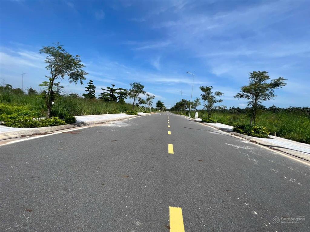 Duy nhất một lô goc cắt lỗ 900trieu đất nền và nhà phố dự án gem sky world long đức long thành