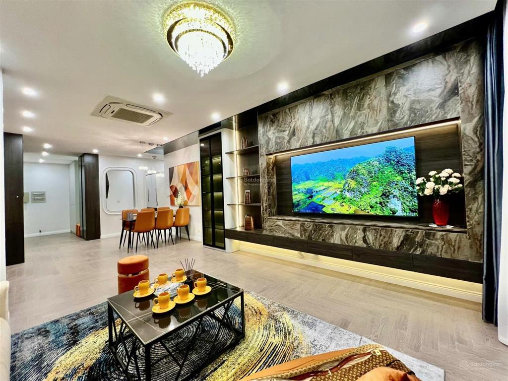 Chính chủ cần bán căn hộ 107m2 (3n2w) toà hpc landmark 105 tố hữu. tầng trung sẵn sổ full nội thất