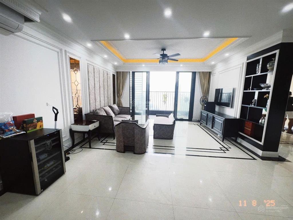 Chính chủ cần bán căn hộ 146m (4n2w) toà bình vượng tower. tầng trung, sẵn sổ, full nội thất mới
