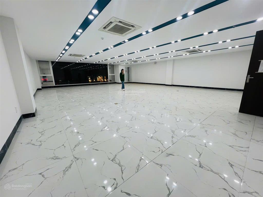 Siêu hiếm. tòa văn phòng 11 tầng diện tích 120m2 phố lê đức thọ. giá đầu tư