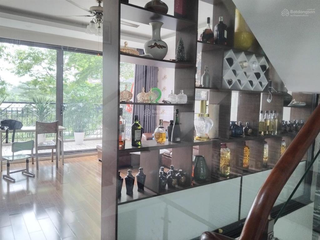 Bán căn lk 30, diện tích 65m2 hướng đông nam  view hồ giá đầu tư