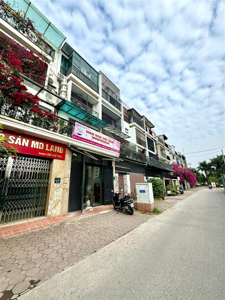 Bán căn lk 30, diện tích 65m2 hướng đông nam  view hồ giá đầu tư