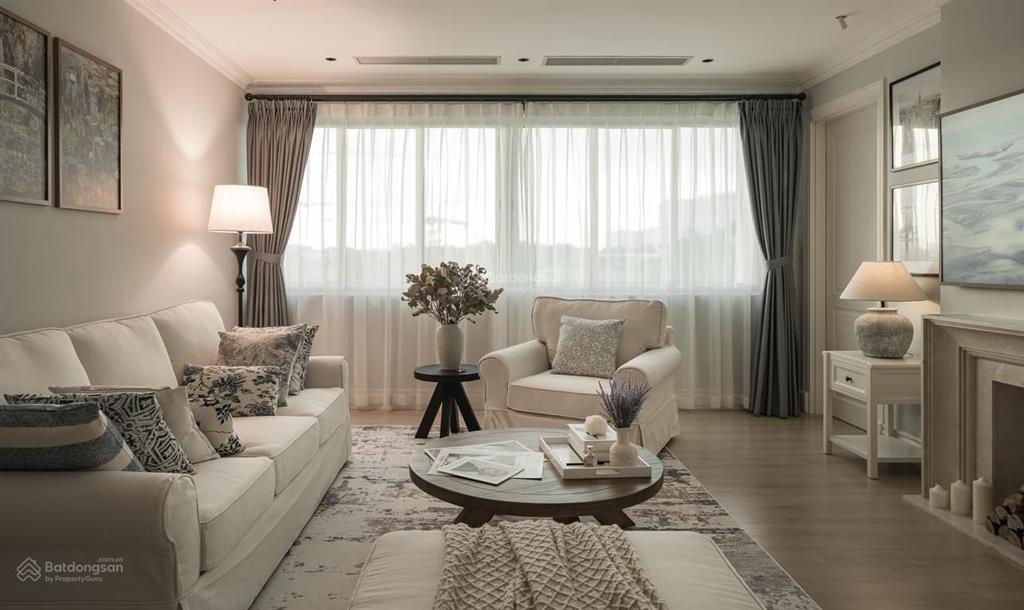 Gia đình em bán căn hộ 121m ( 3n2w) tại 24t1 hoàng đạo thuý. sẵn sổ, full đồ. giá 8.x tỷ