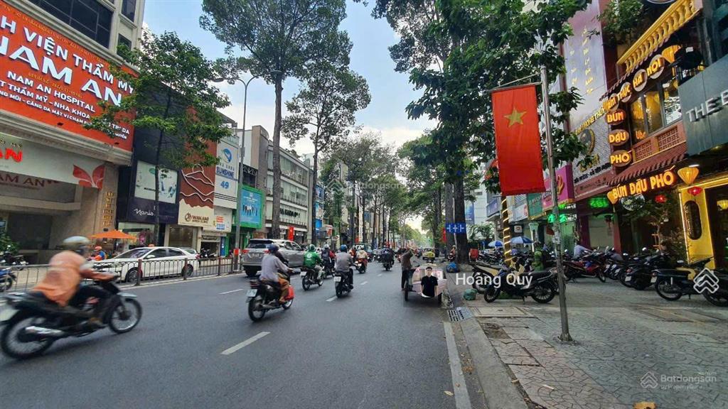 Đoạn đẹp mặt tiền sung túc ngang 4.3 x 22m, 1 trệt 3 lầu đường 3 tháng 2, quận 10, giá 27 tỷ