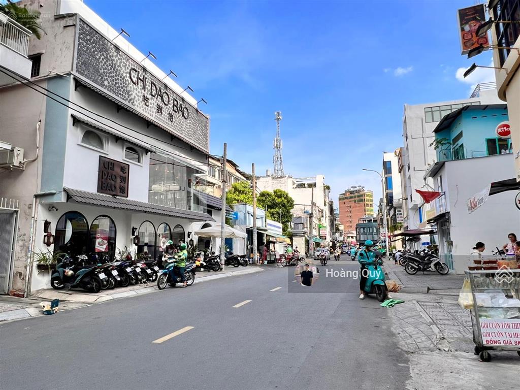 Mặt tiền vỉa hè rộng 4.1x16m ngay ngã tư trần khắc chân, q1, 5 tầng, về giá sốc 23tỷ