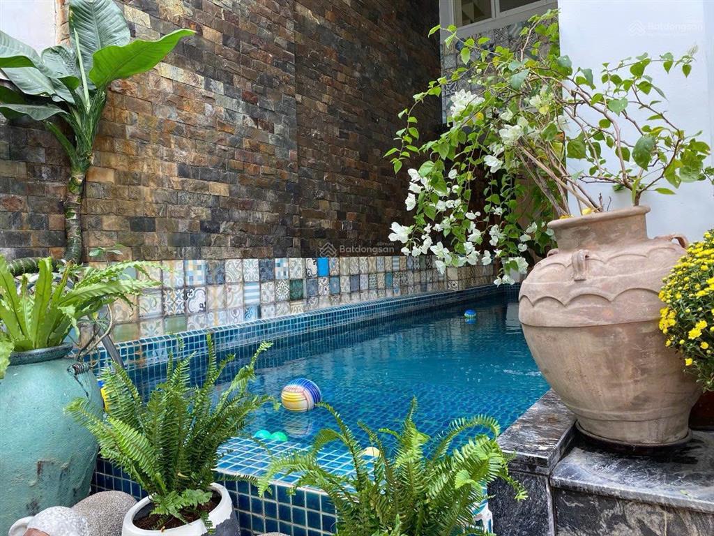 Chính chủ cần bán bt sân vườn hồ bơi ngay quốc hương  dt 8x25=200m2  hđt 800tr/năm 4 tầng  42 tỷ