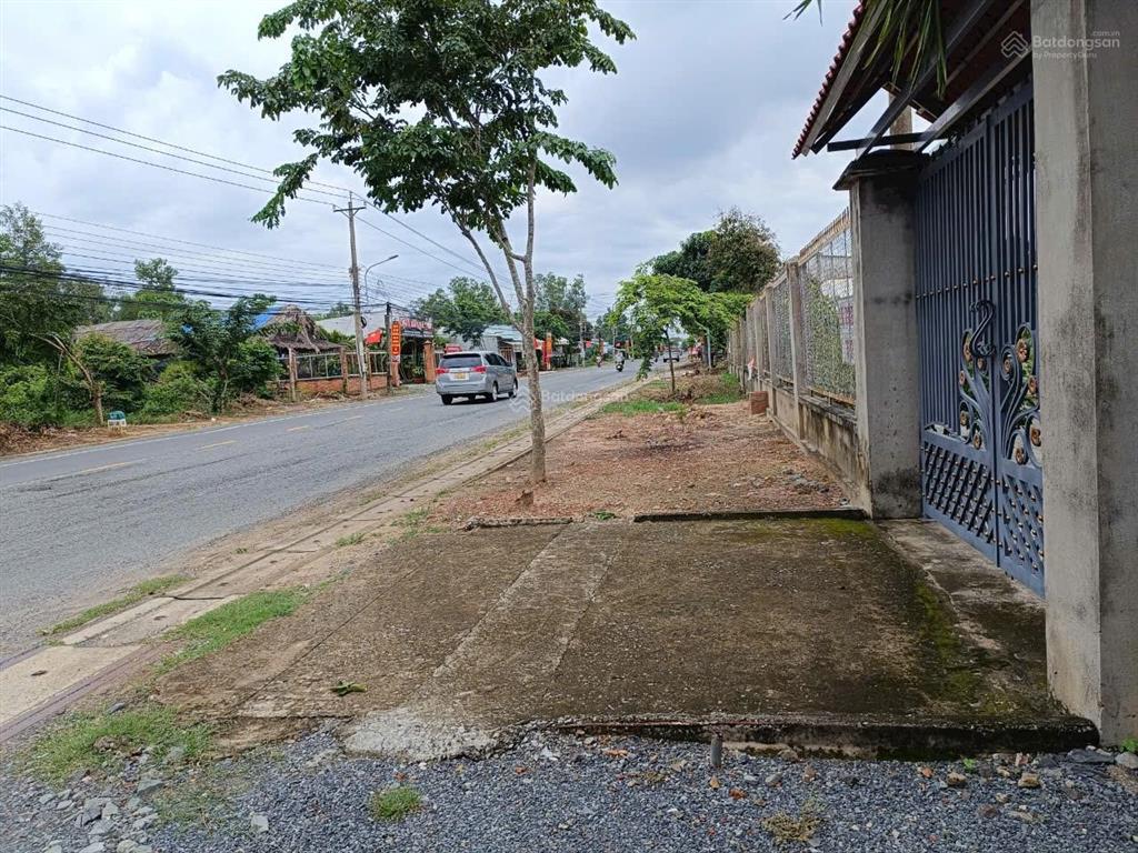 Chính chủ gửi bán đất mặt tiền đường quách thị trang thổ cư 100%
