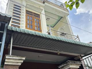 Kẹt tiền cần bán căn nhà 1 trệt 1 lầu đổ tấm kiên cố, ngay trung tâm xã phú đông