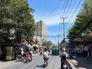 Bán nhà 1t1l hẻm thông xe hơi ngay trường cđ công thương, q9. dt 4.5 x 17 = 75m2  giá chỉ 6.x tỷ