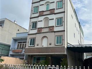 Bán biệt thự 1 trệt 3 lầu ngay vincom lê văn việt  quận 9. dt 10 x 24 = 240m2  giá chỉ 22.7 tỷ.