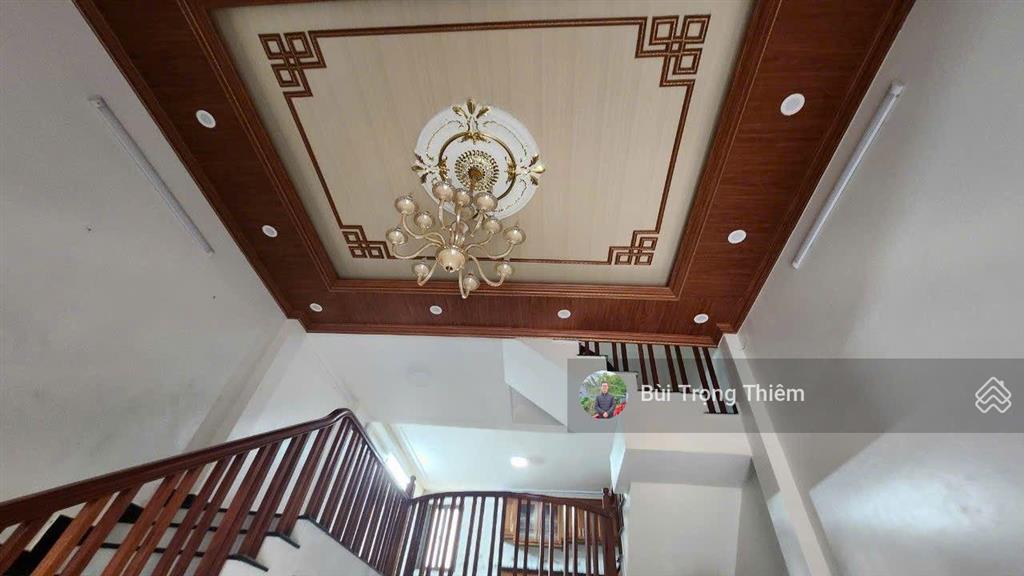 Bán nhà dân xây mặt ngõ ô tô thông 4 tầng 4 ngủ 50m nở hậu cạnh trường cấp 3 thạch bàn, long biên