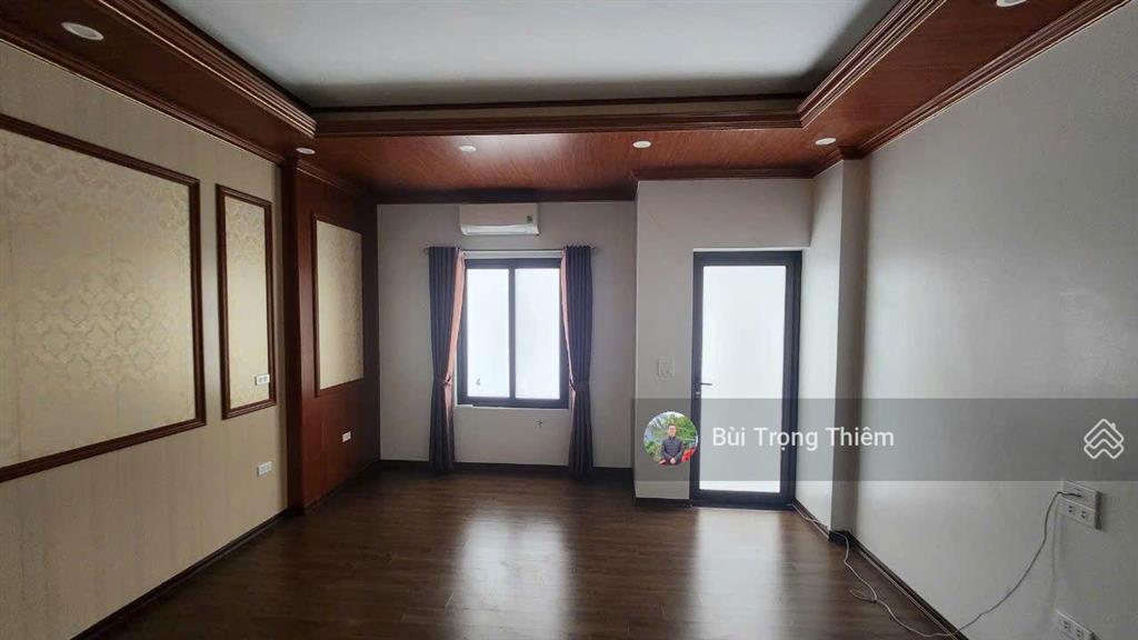 Bán nhà dân xây mặt ngõ ô tô thông 4 tầng 4 ngủ 50m nở hậu cạnh trường cấp 3 thạch bàn, long biên