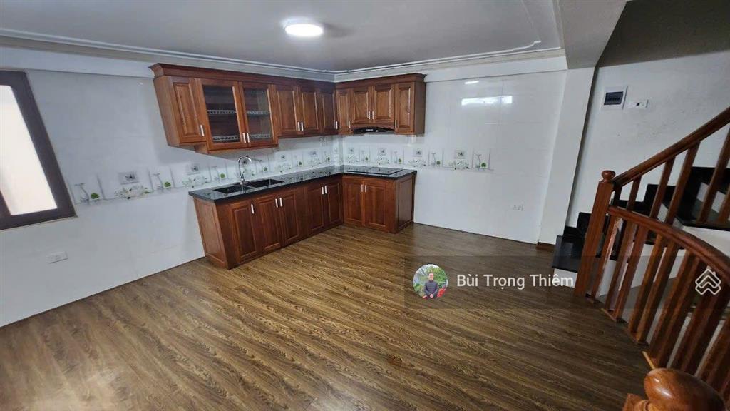 Bán nhà dân xây mặt ngõ ô tô thông 4 tầng 4 ngủ 50m nở hậu cạnh trường cấp 3 thạch bàn, long biên