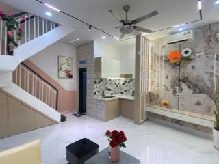 Nhà gần quang trung nở hậu không lộ giới giá chỉ 3.8 tỷ còn thương lượng.  ngay 0906 435 ***