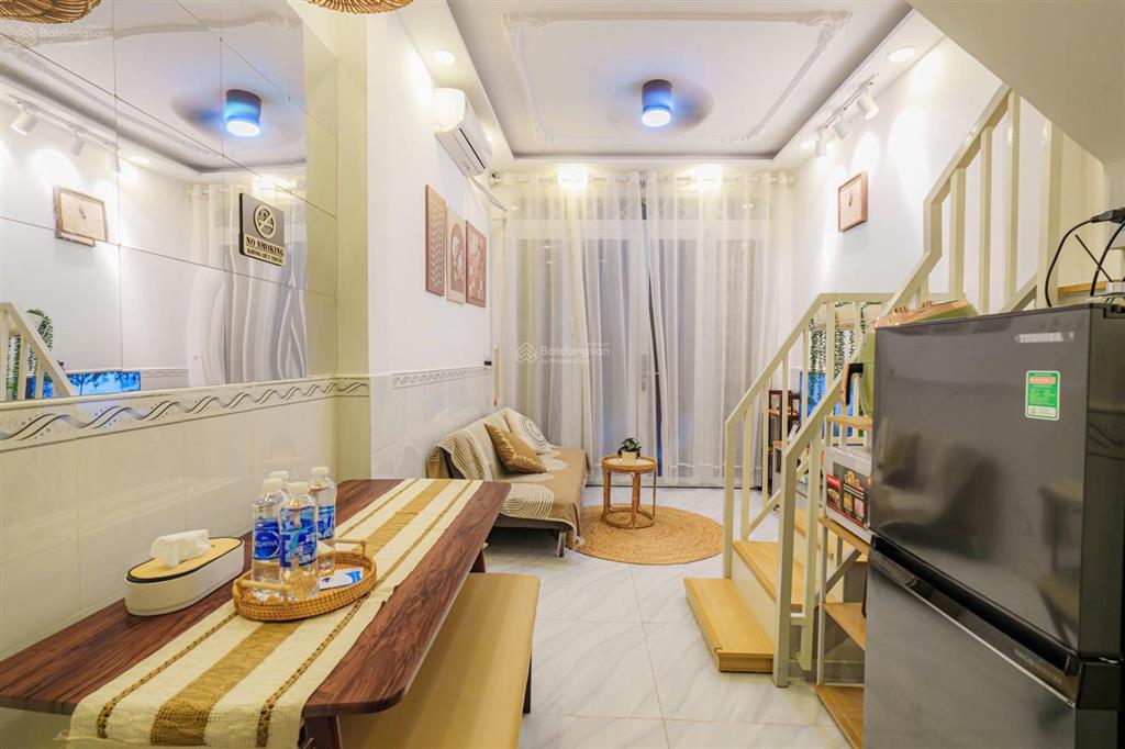 Bán gấp nhà trần hưng đạo quận 1 chỉ 3 tỷ 800 còn thương lượng. 0906 435 *** xem nhà