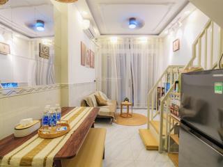 Bán gấp nhà trần hưng đạo quận 1 chỉ 3 tỷ 800 còn thương lượng.  0906 435 *** xem nhà