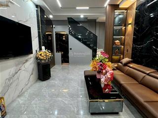 Căn góc lạc long quân, đường trước nhà 8m, xe hơi ngủ trong nhà, 8 tỷ 800 còn tl.  0906 435 ***