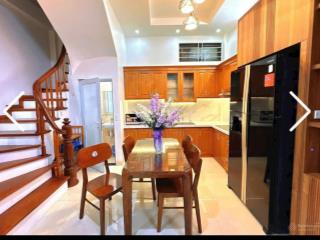 Bán nr đẹp tại dương quảng hàm, 11,4 tỷ, 43m2, 4pn, 5wc, tiện ích đầy đủ