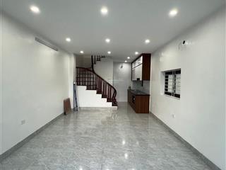 Bán nhà tứ liên
xây mới, oto đỗ cửa, kinh doanh đỉnh dt35m, 3 tầng, mt 3m8 tây hồ