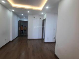 Bán căn 2 phòng ngủ, diện tích 66m2, giá 4.9 tỷ  nhà đẹp ở ngay 0982 281 ***