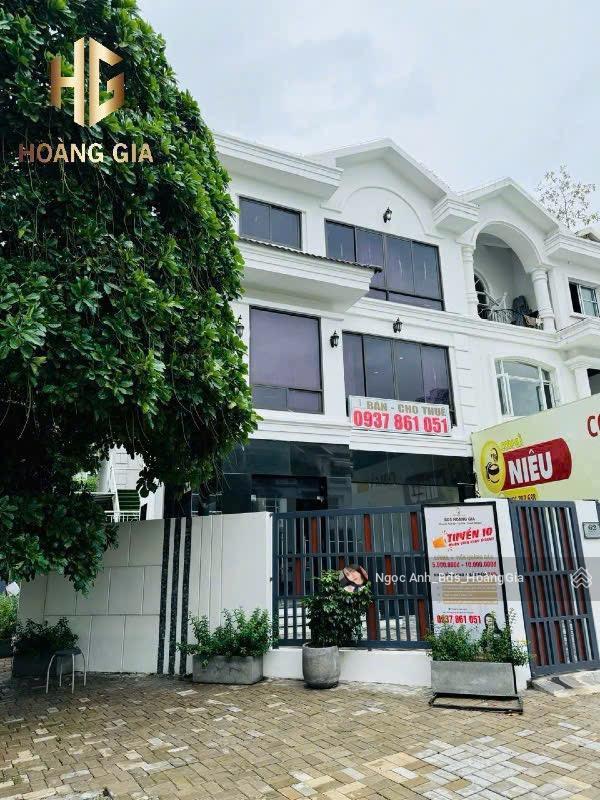 Bán biệt thự mỹ văn, 72 tỷ, 180 m2, 4pn, 5wc, q7, hcm