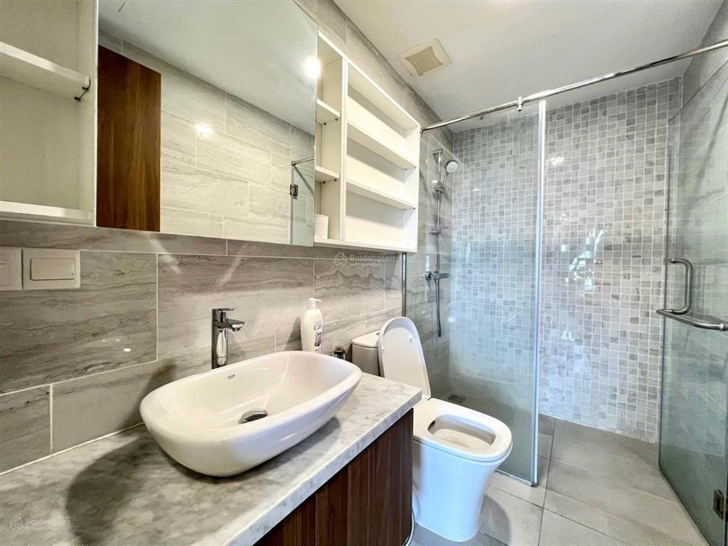 Cho thuê cc kingdom 101, 21 triệu, 75m2, 2pn, 2wc, đầy đủ nội thất, p14, q10, hcm