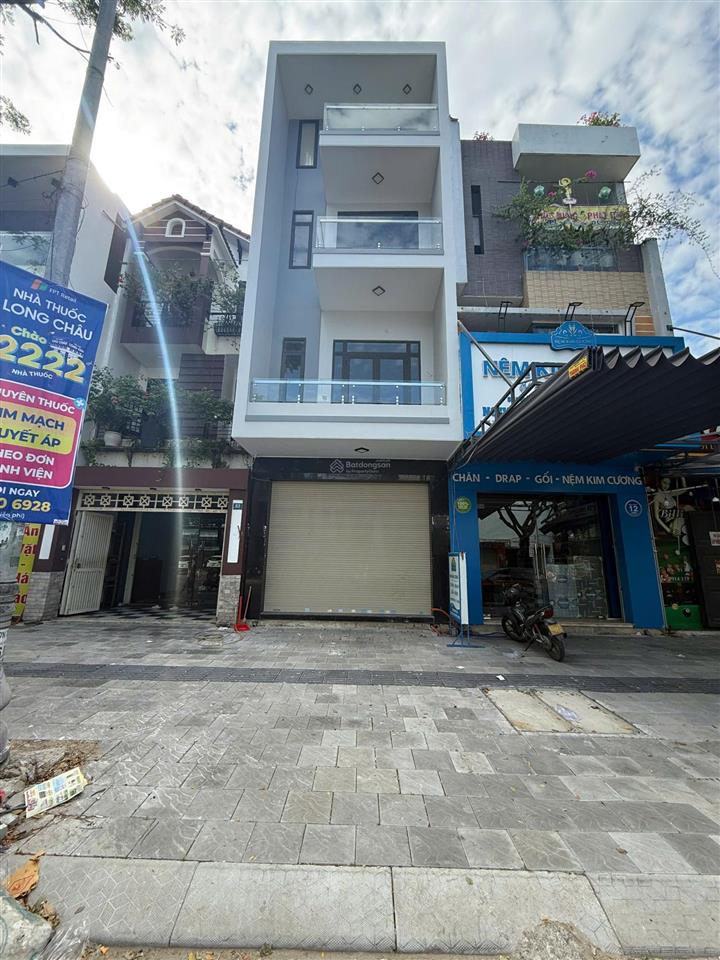 Độc quyền 4 tầng  85 lý thái tông 112m2 ngang 5m trục 15m kinh doanh sầm uất, cách biển 200m