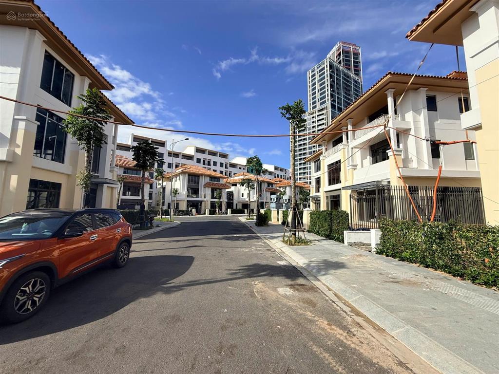 Bán căn góc 2 mặt tiền ngã tư hoài thanh phạm hữu kính 218m2, ngay dãy siêu biệt thự cosmou giá rẻ