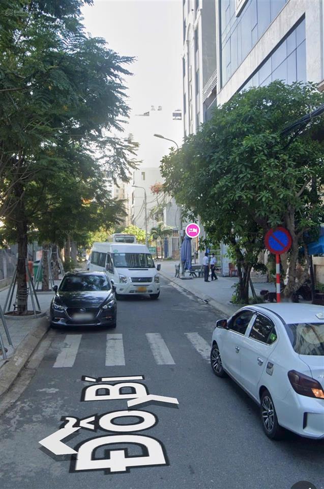 Bán nhà 3 tầng đỗ bí xây full đang cho thuê 35tr/ tháng, sát rạt biển