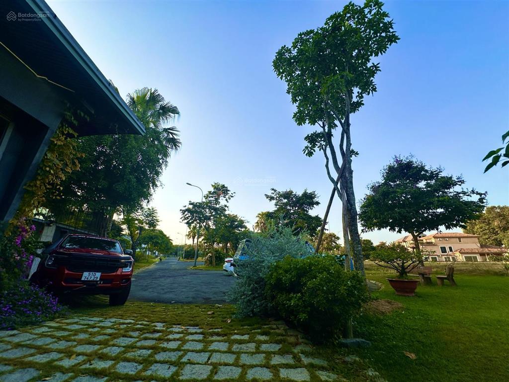 Bán biệt thự giá cực chất 36 tỷ, dtcn 415.3m2 tại 32 thảo nguyên sài gòn, q9, tp. hcm