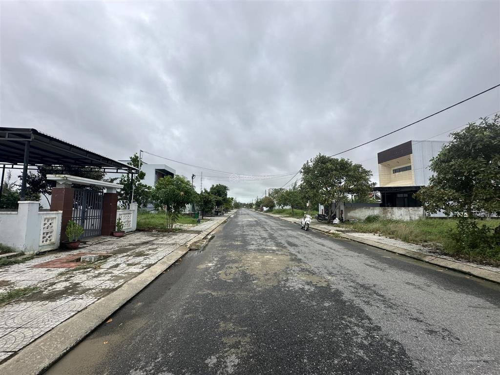 Chỉ cần 2.3 tỉ để sở hữu lô đất nền tdc ven biển duy hải diện tích 150m2 đường nhựa 7.5m