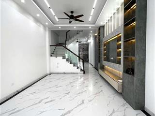 Hot. bán nhà lô góc bãi viên  xuân thuỷ. ô tô đỗ cửa