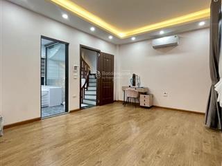 Chính chủ cần bán nhà tại ngũ hiệp. do công việc nhà 45m2 4 tầng 5,2 tỷ. ô tô đỗ gần. gấp cần tiền