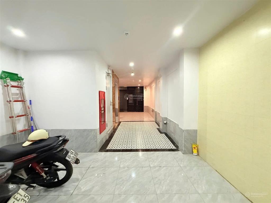 10 phòng khép kín, 720tr/năm, full nội thất, thang máy, hoàng mai chính chủ. bx nước ngầm