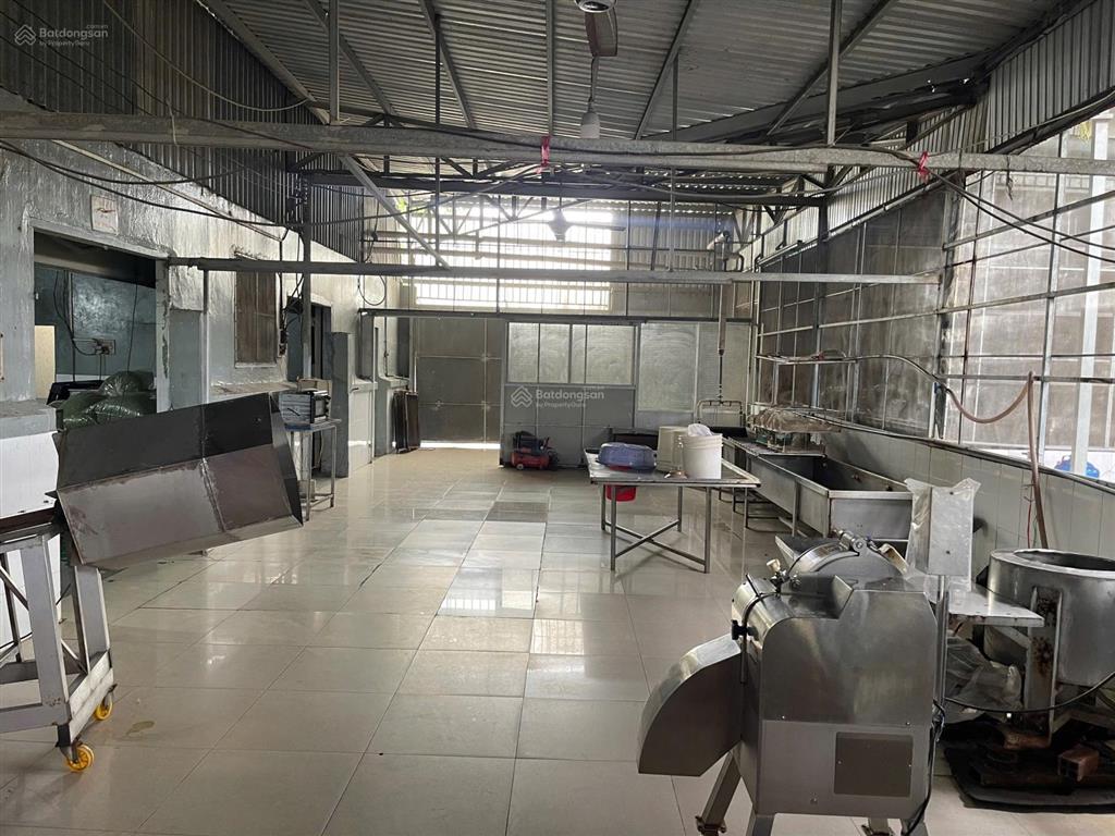 Bán nhà xưởng đẹp cách đường tình lộ 15 500m vị trí đẹp hiện đang làm nhà xưởng