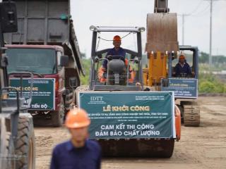 Chủ ngộp cắt lỗ gần đường đt 818  thị trấn thủ thừa  long an