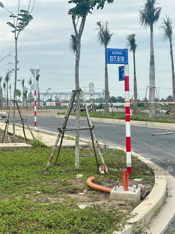 Chính chủ cặp góc 200m2, giá cực rẻ  ngay tthc thủ thừa, bán nhanh