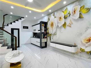 Nhỉnh 5 tỷ  ngoạ long 34m2, 5 tầng nhà mới keng ô tô đỗ ở sướng