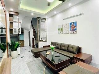 5.x tỷ phú minh 5 tầng mặt tiền 4,5m full nội thất sát phố ở ngay