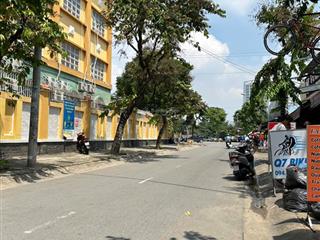 Nhà muốn bán, lâm văn bền , quận 7, xe hơi qua lại được, 60m2 nở hậu , hơn 6tỷ còn thương lượng